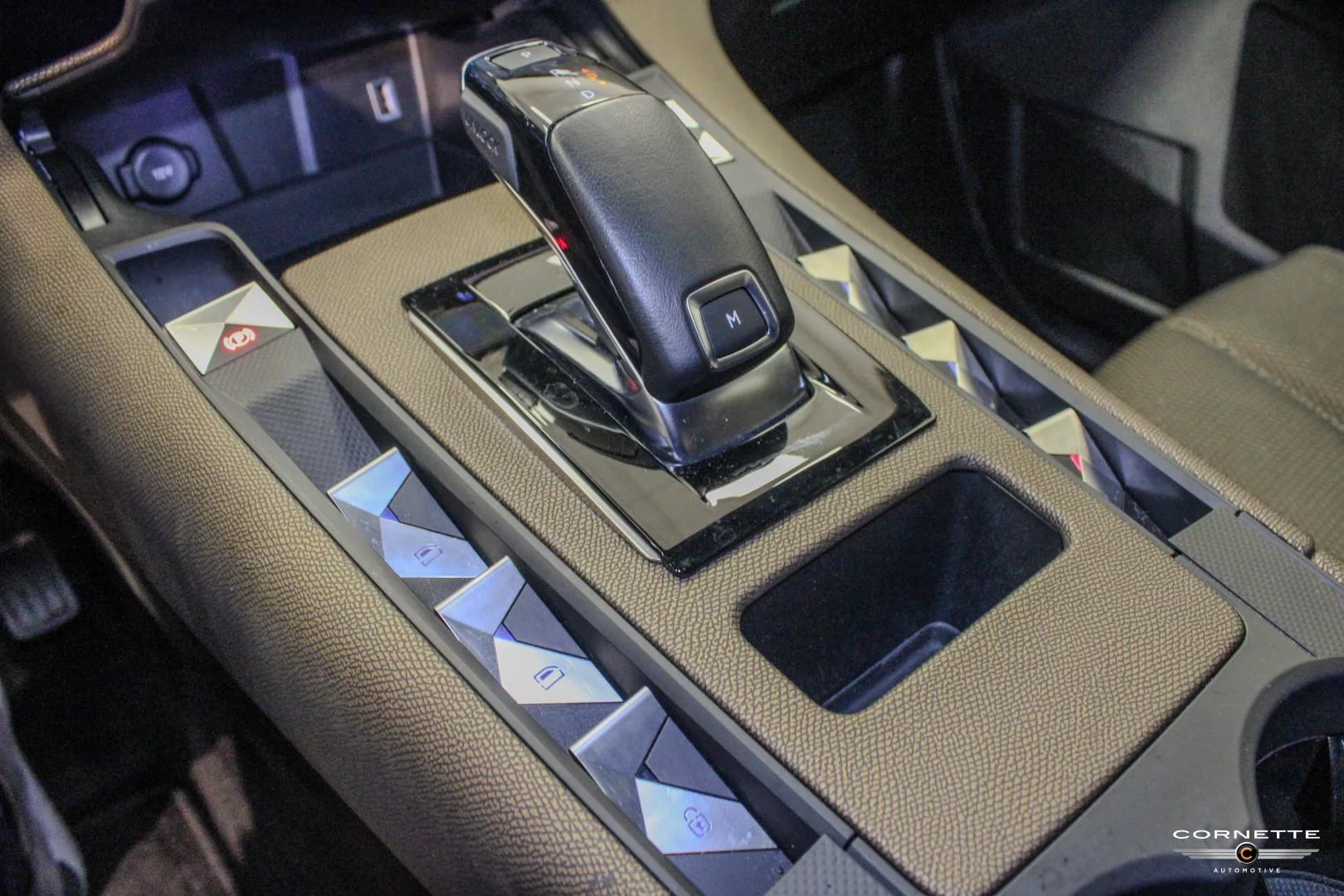 DS Automobiles DS 7 Crossback - 15