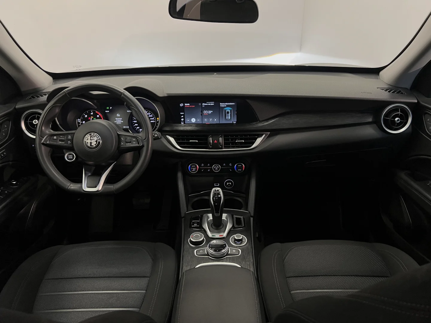 Alfa Romeo Stelvio - 2