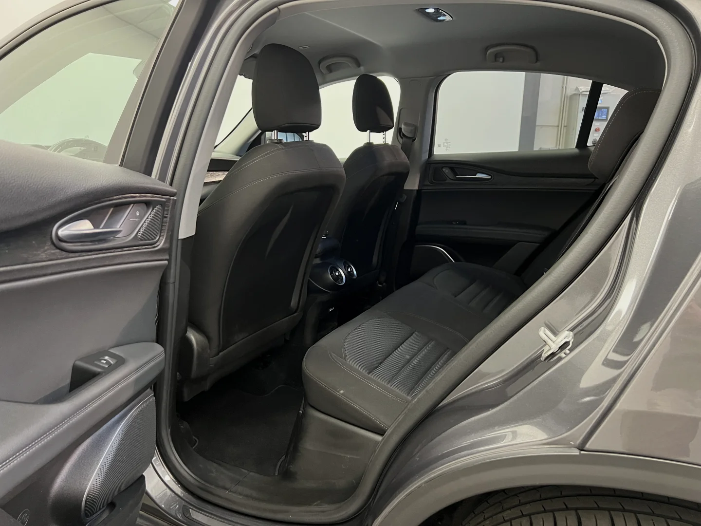 Alfa Romeo Stelvio - 15