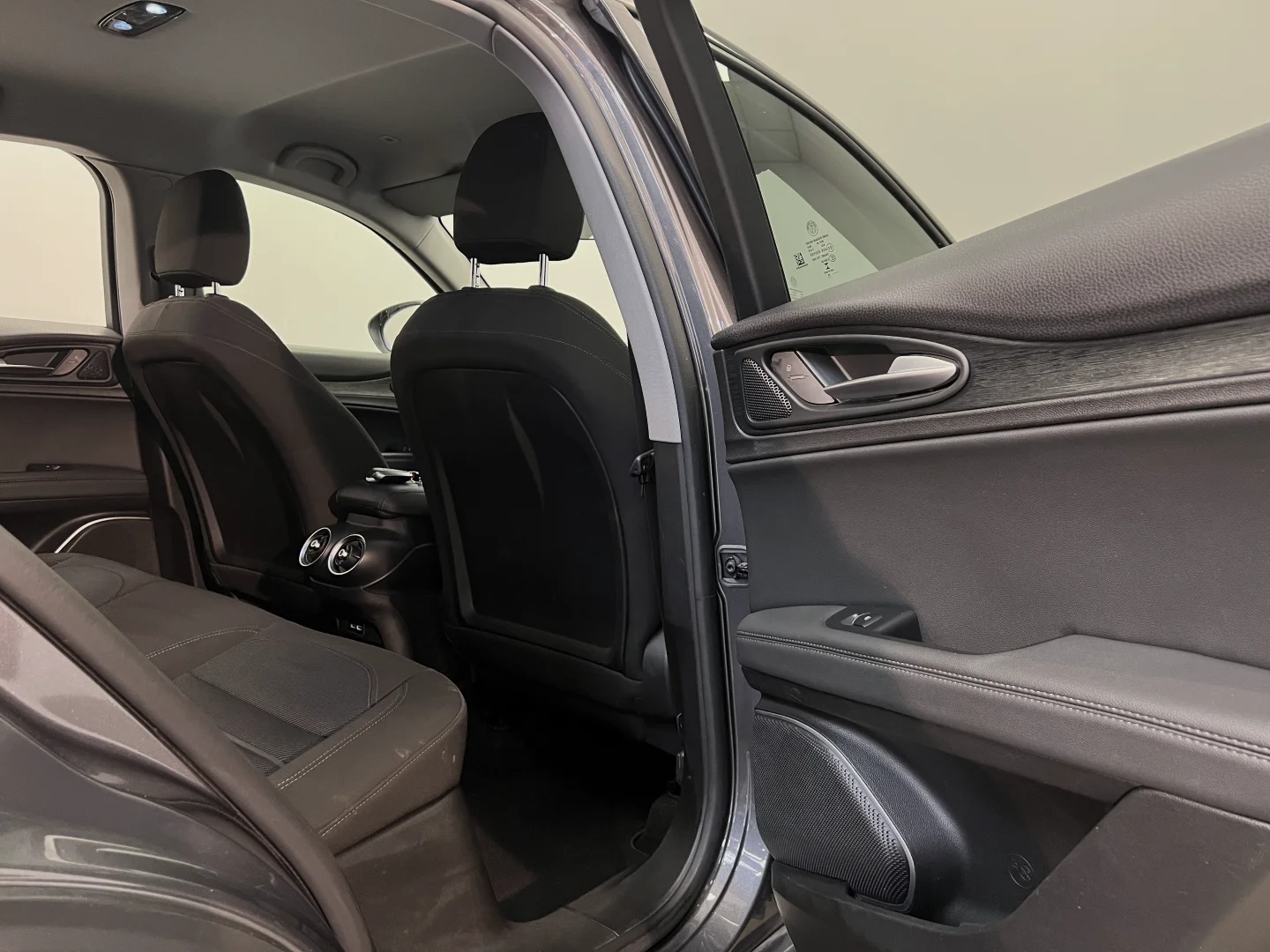 Alfa Romeo Stelvio - 17