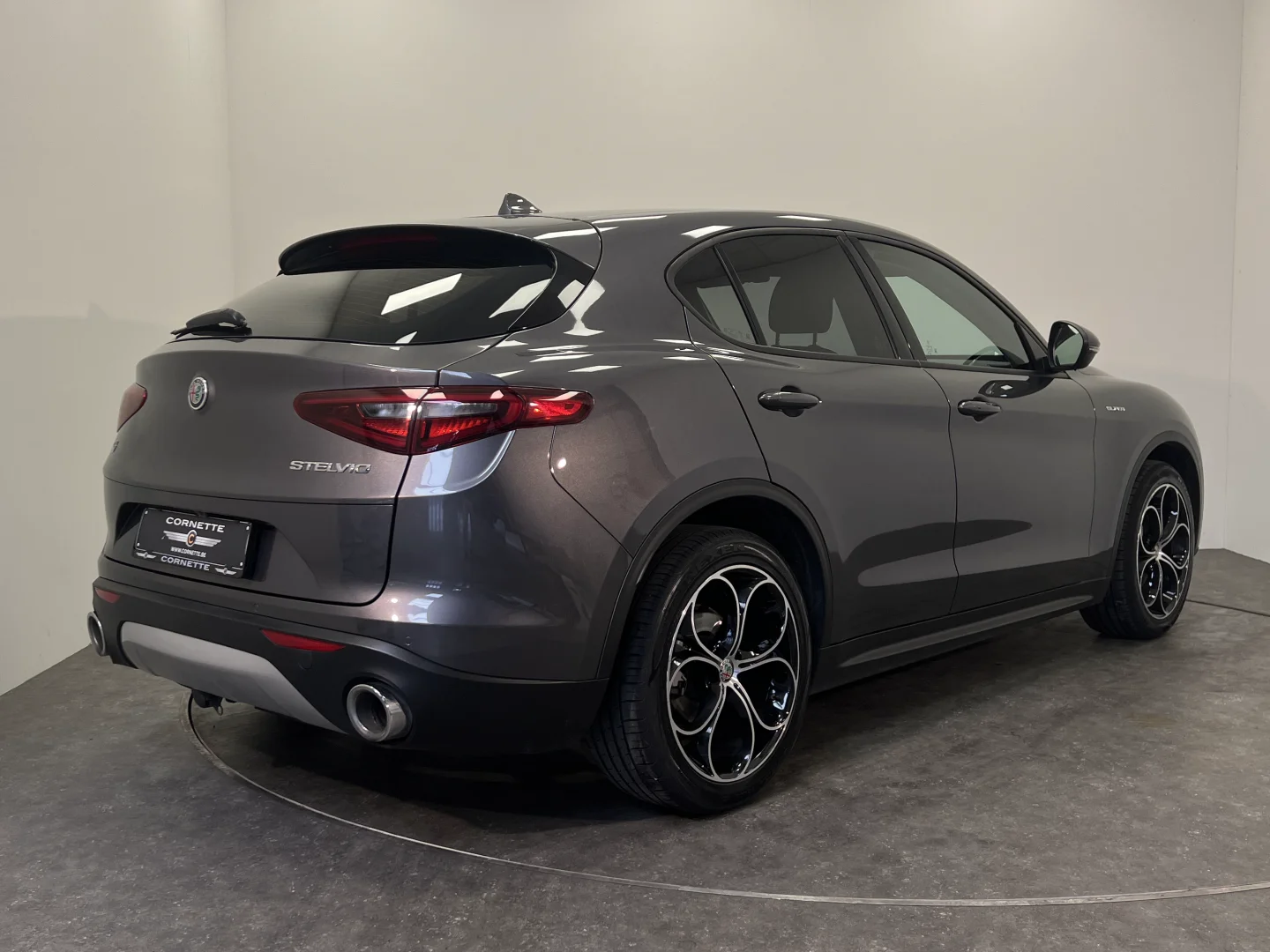 Alfa Romeo Stelvio - 7