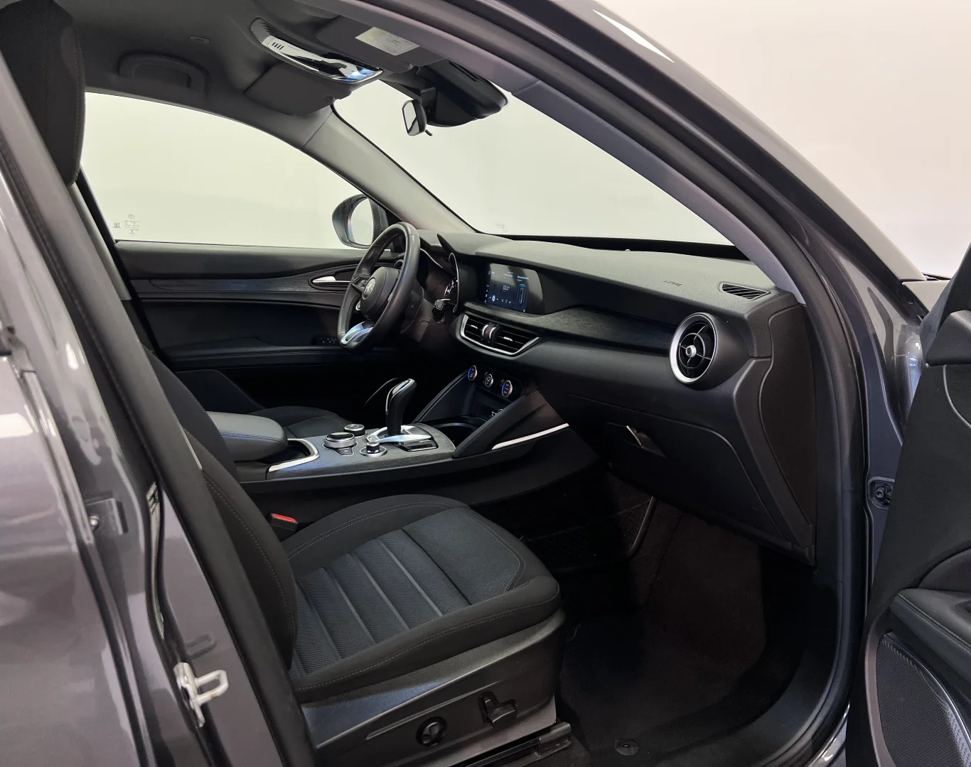 Alfa Romeo Stelvio - 8