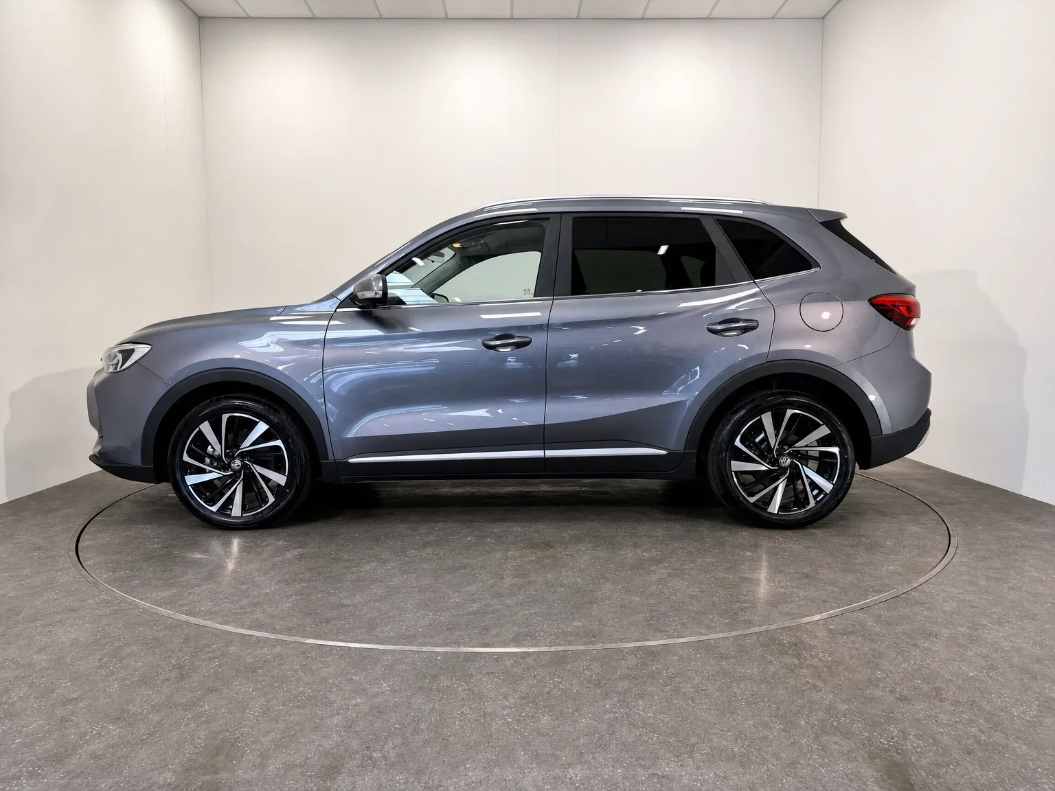 MG ZS - 3