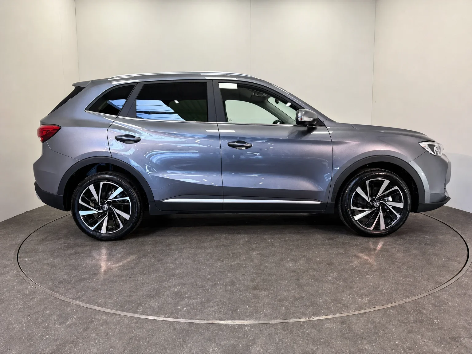 MG ZS - 10