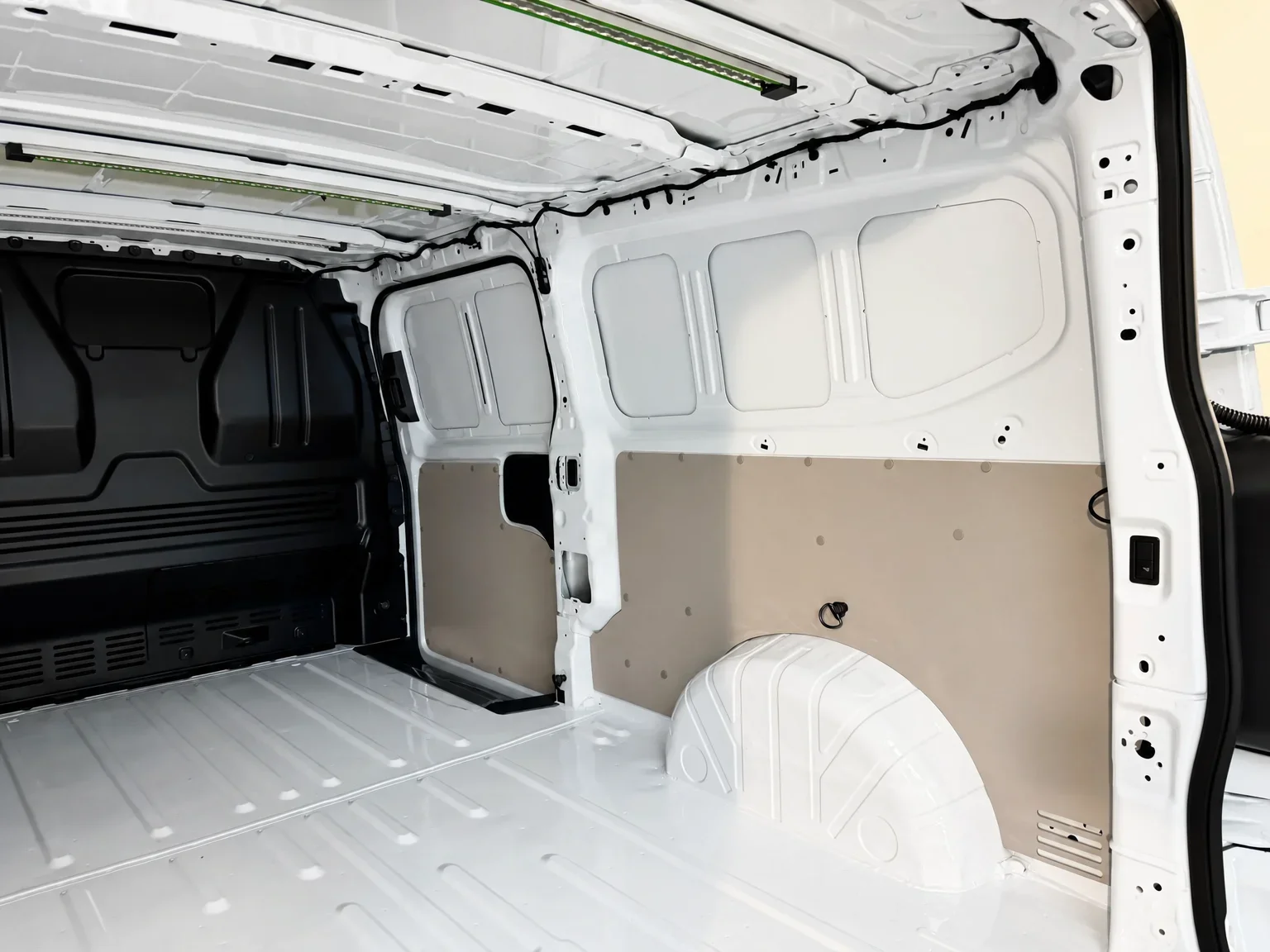 Volkswagen T7 Transporter - 11