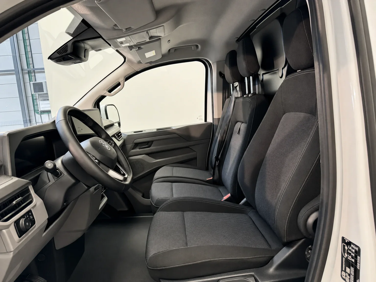 Volkswagen T7 Transporter - 18