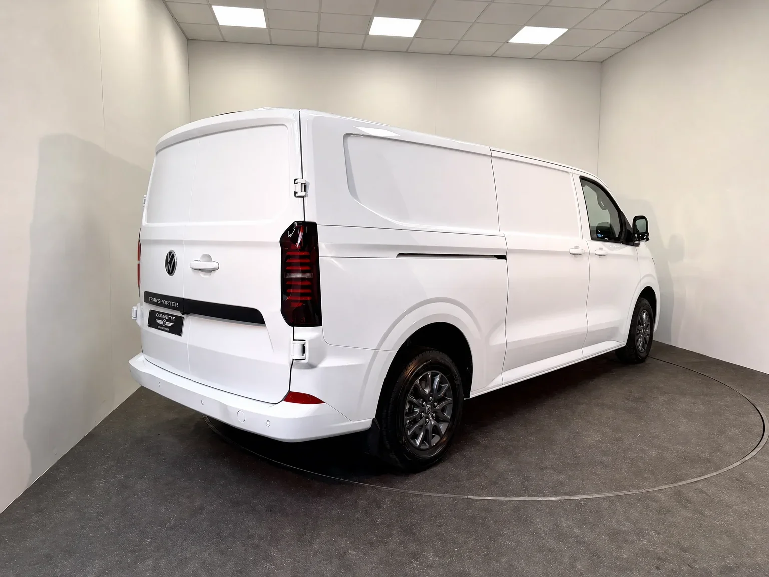 Volkswagen T7 Transporter - 4