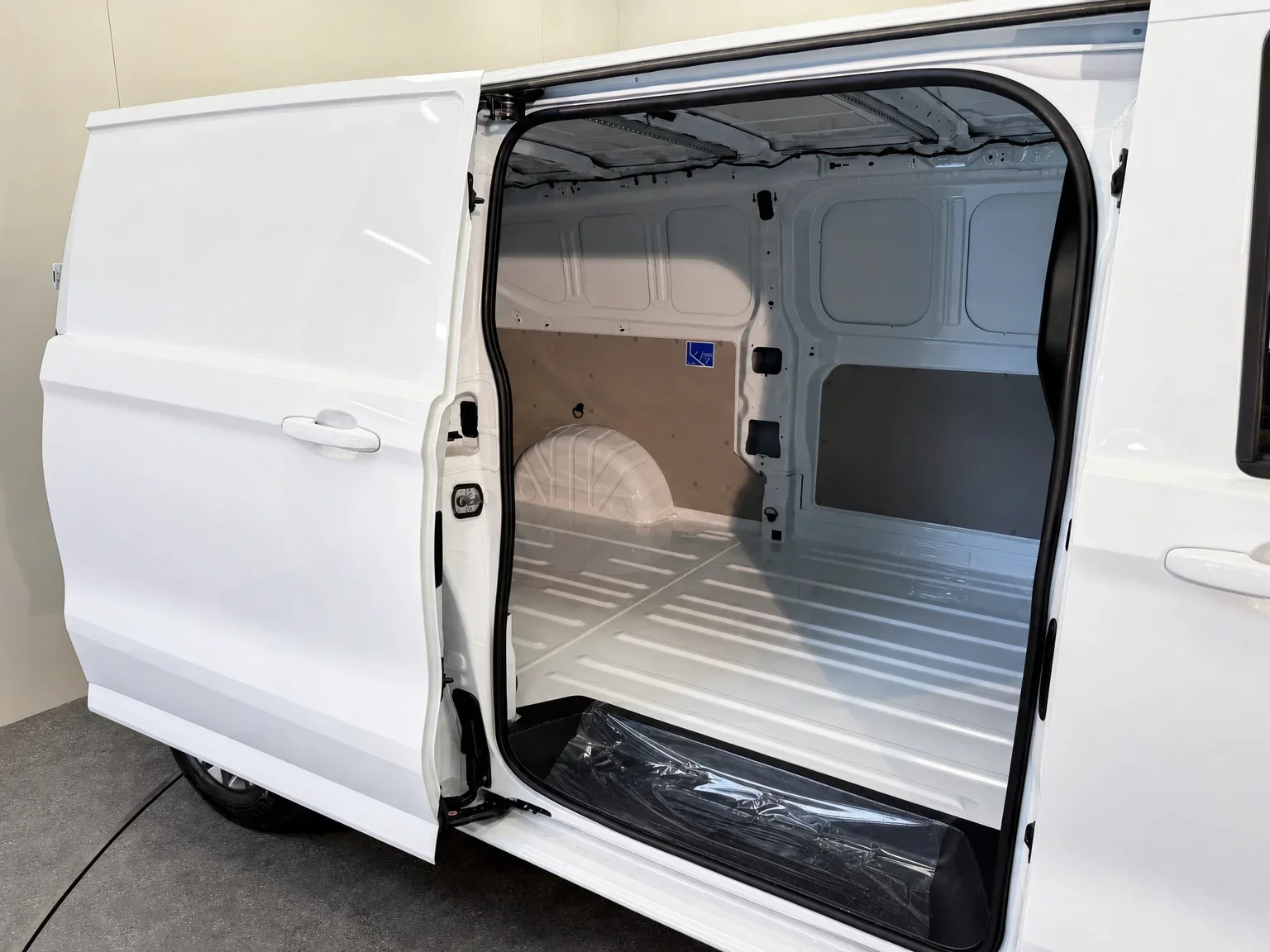 Volkswagen T7 Transporter - 8