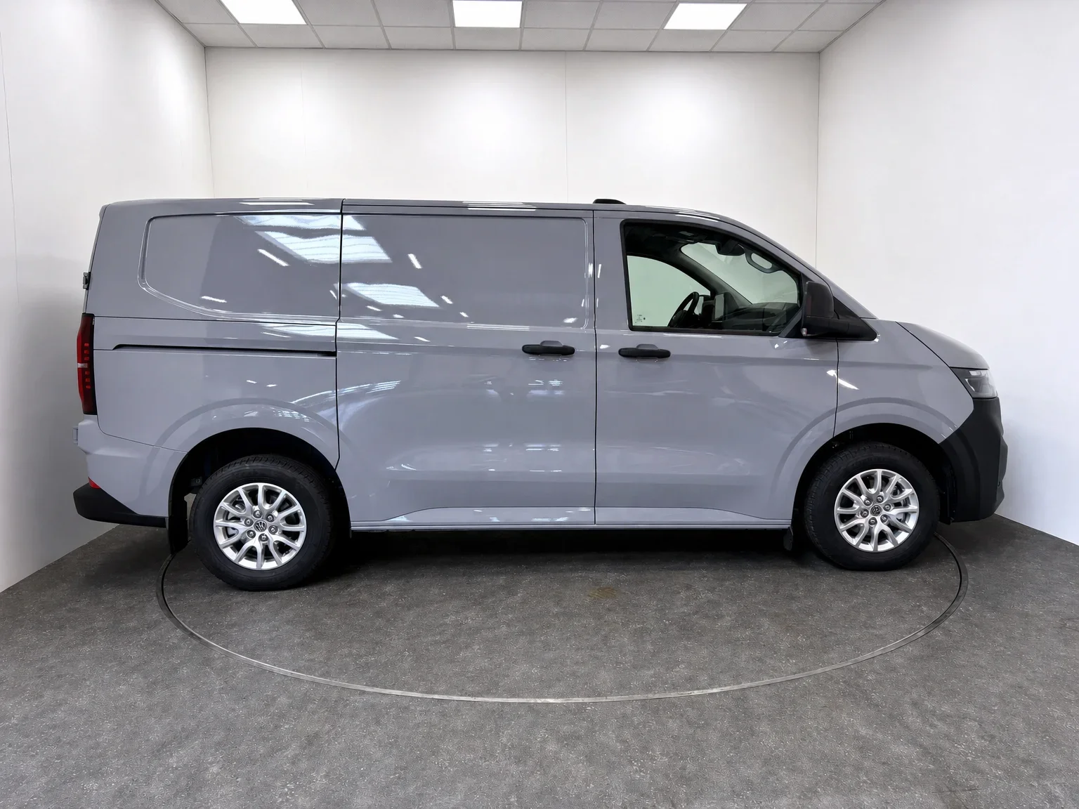 Volkswagen T7 Transporter - 13