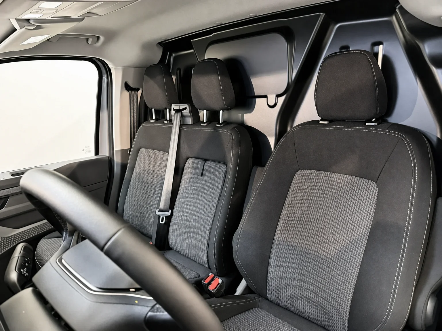 Volkswagen T7 Transporter - 17