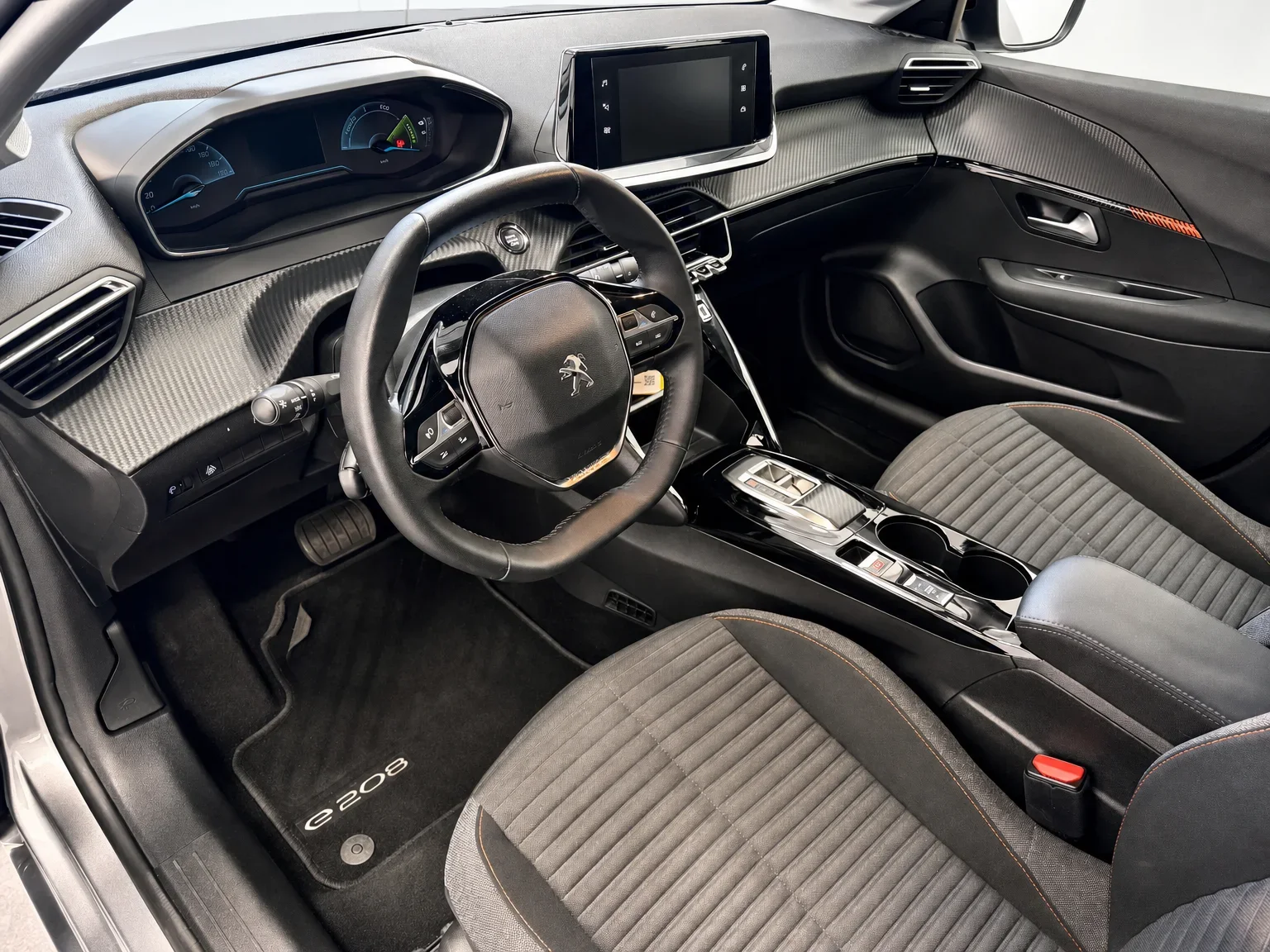 Peugeot e-208 - 14