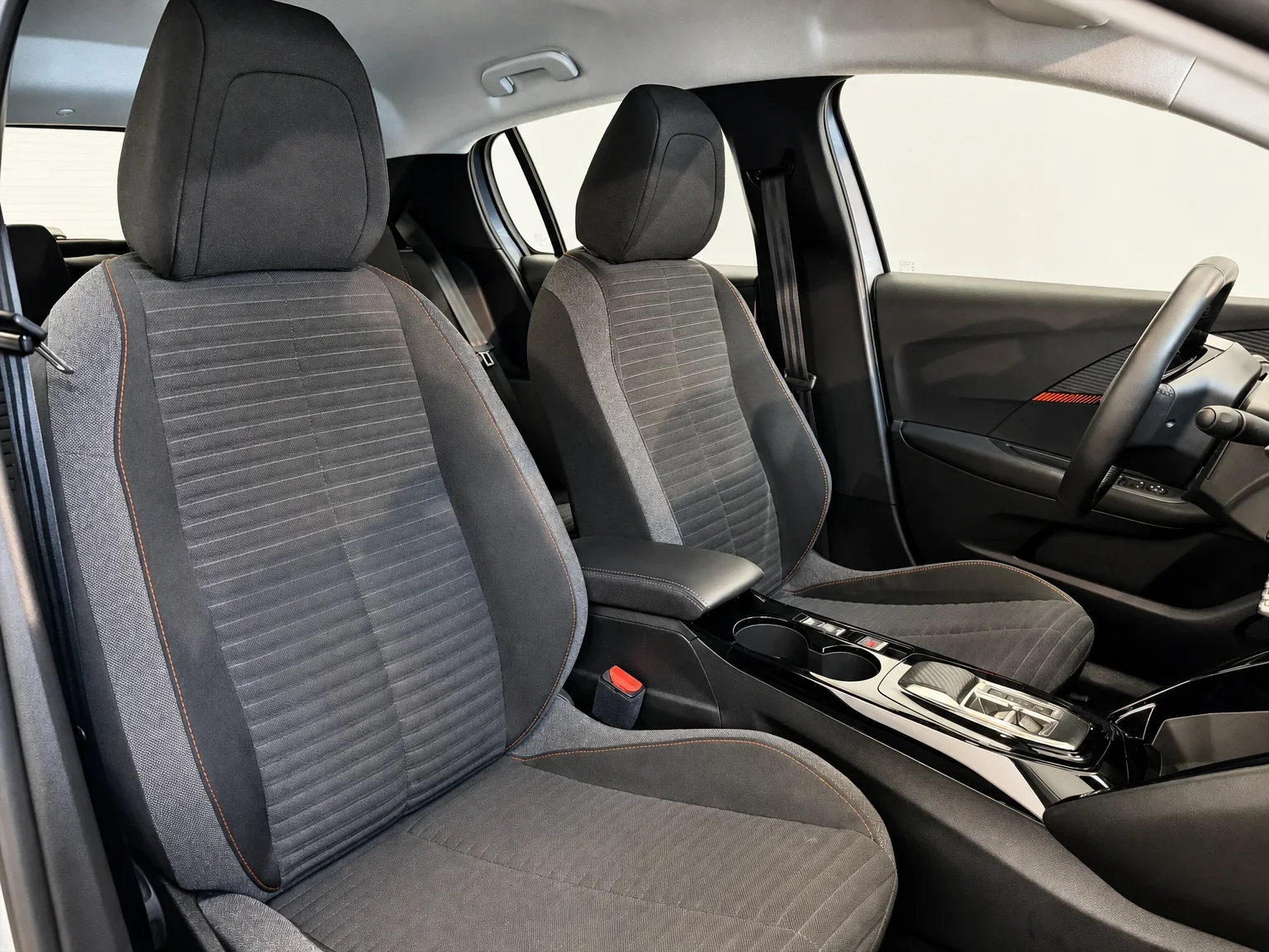 Peugeot e-208 - 22