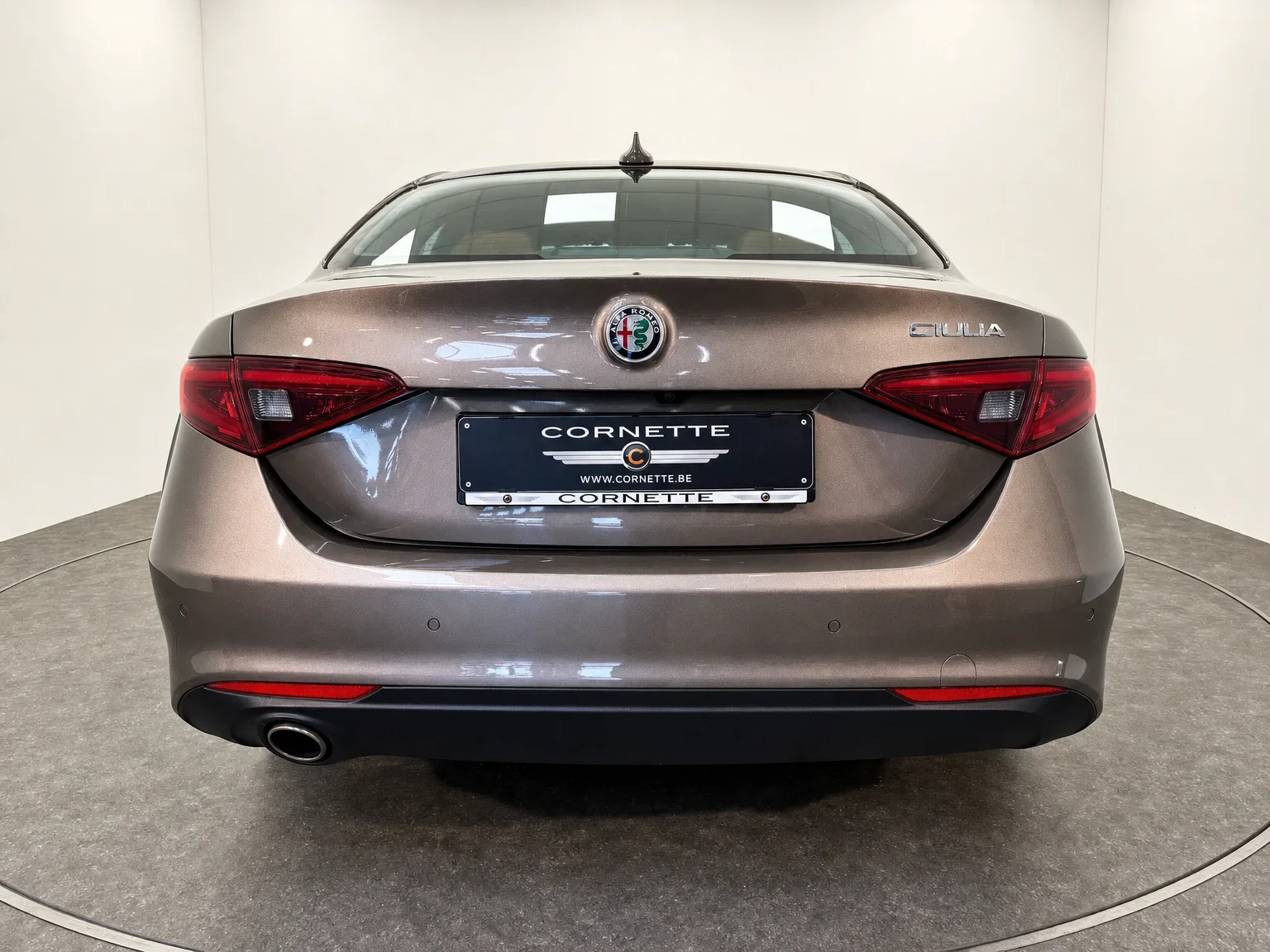 Alfa Romeo Giulia - 5