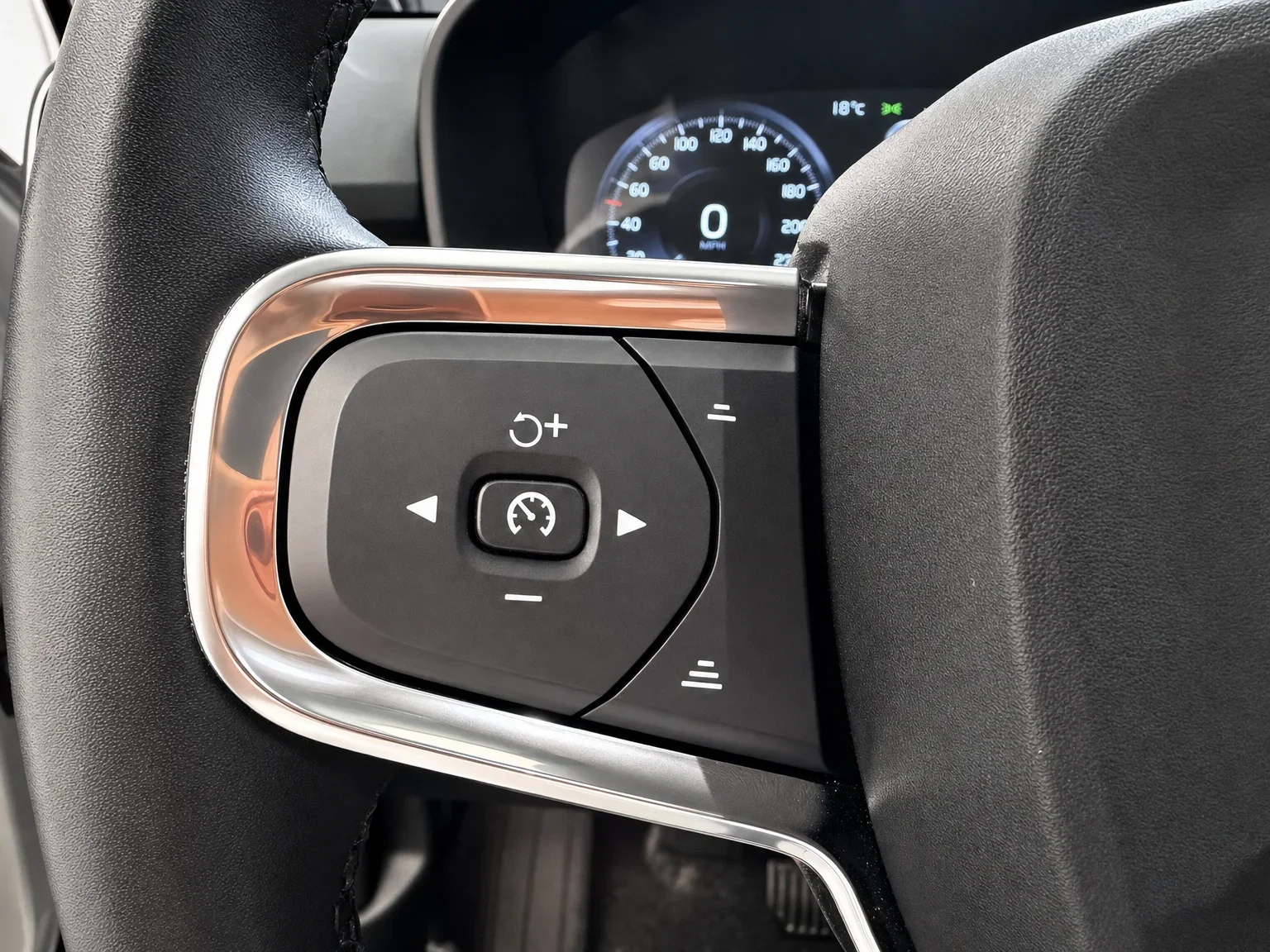 Volvo XC40 - 16