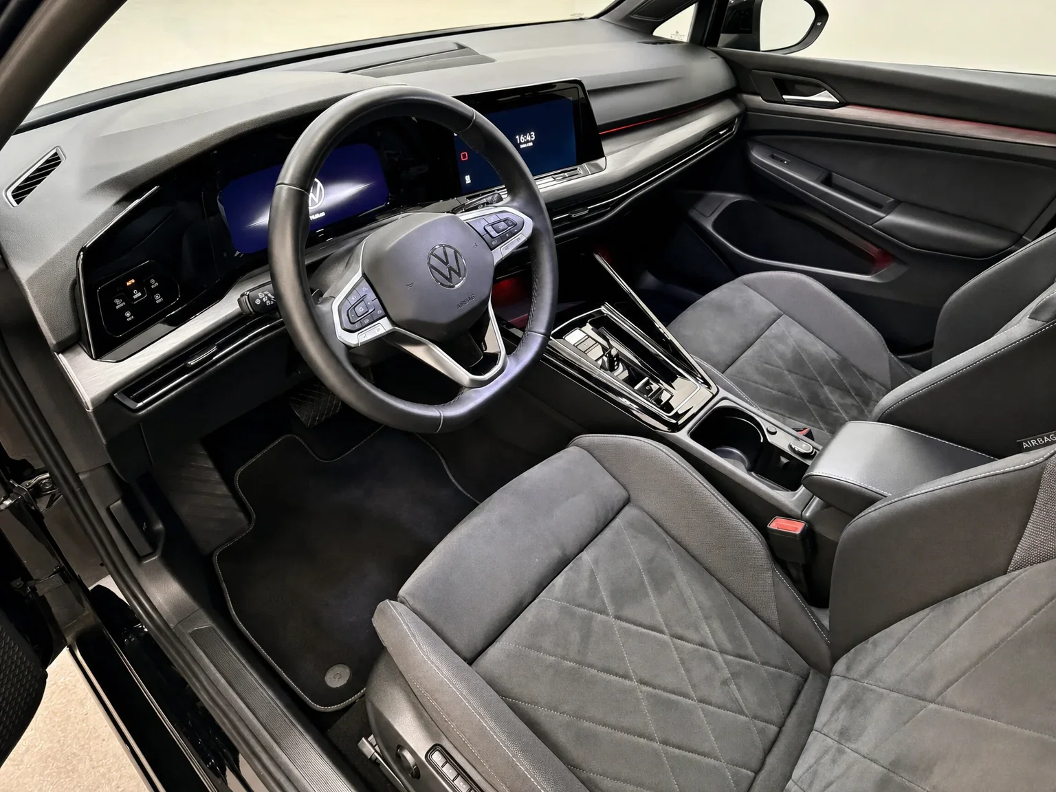 Volkswagen Golf - 16