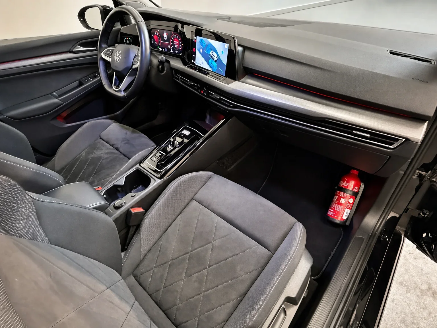 Volkswagen Golf - 22