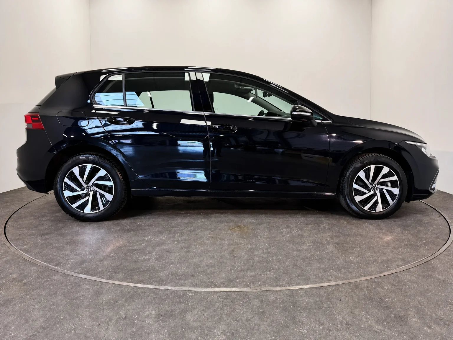 Volkswagen Golf - 10