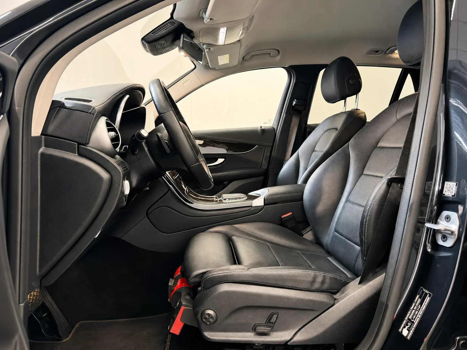 Mercedes-Benz GLC 300 - 15