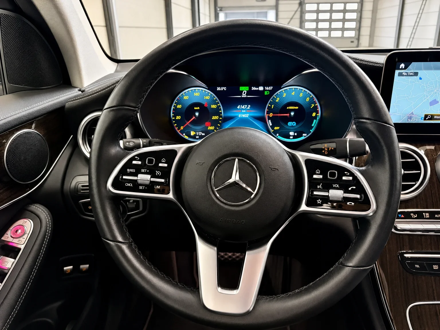 Mercedes-Benz GLC 300 - 21