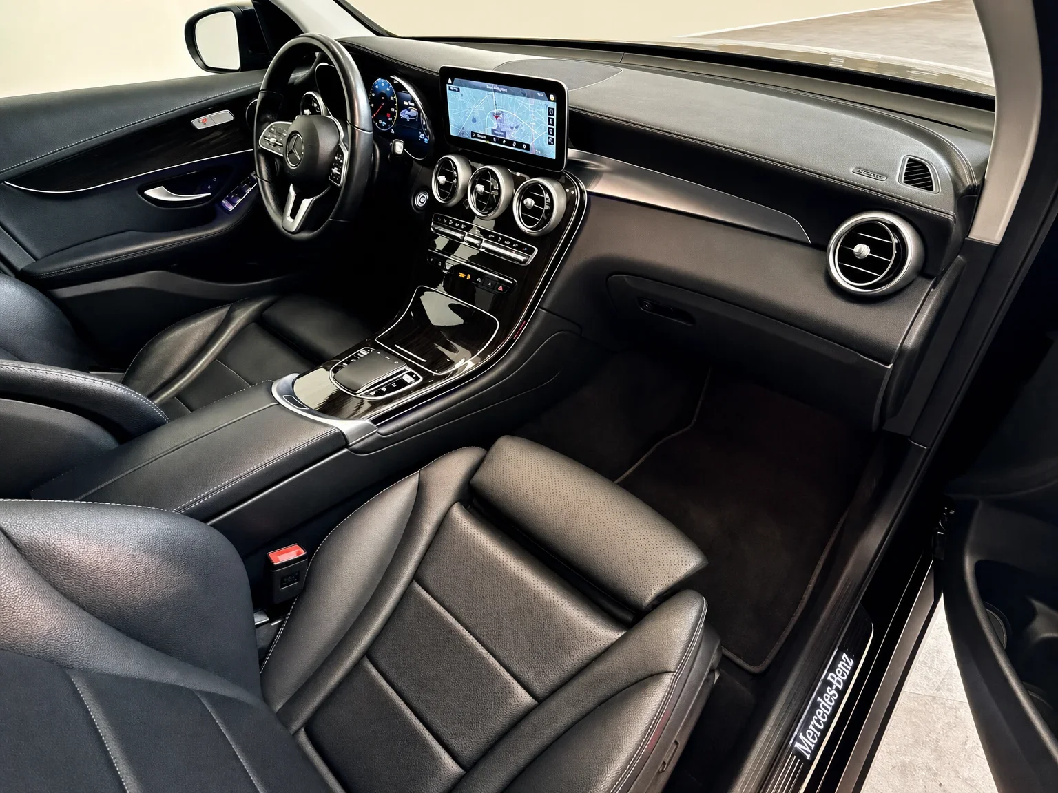 Mercedes-Benz GLC 300 - 22