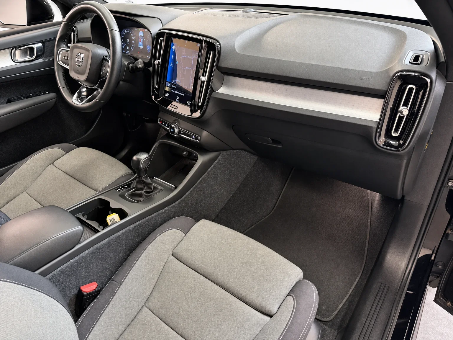 Volvo XC40 - 18