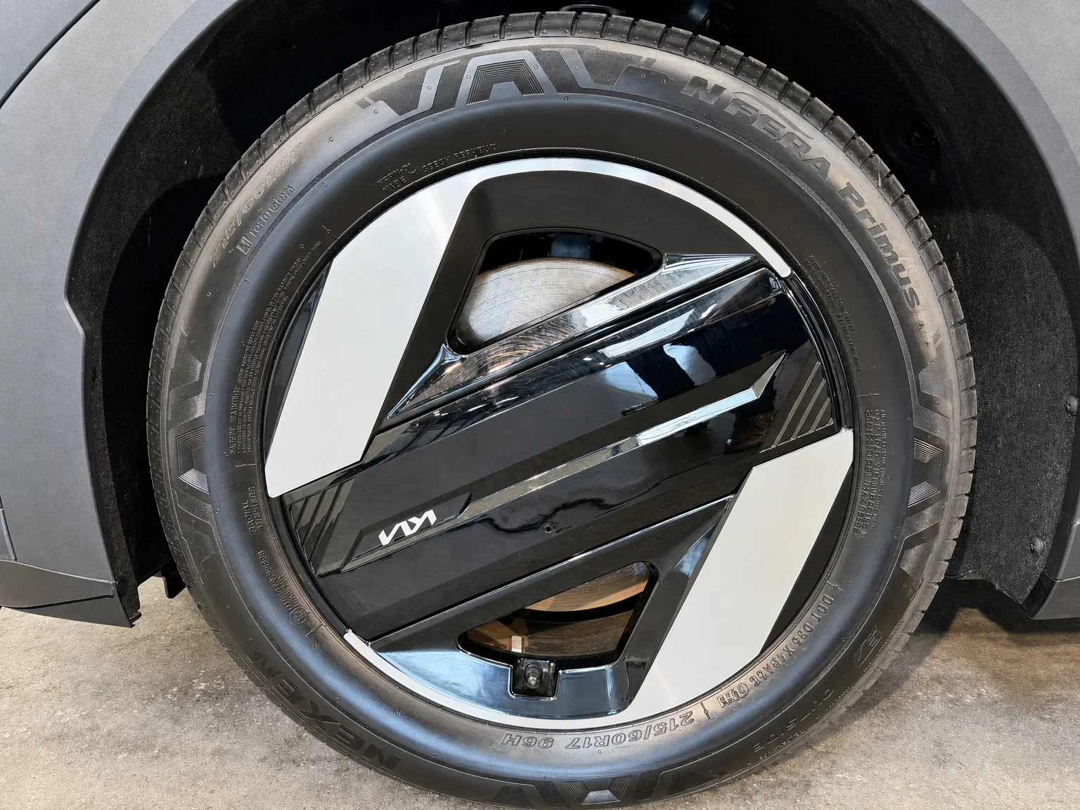 Kia EV4 - 12