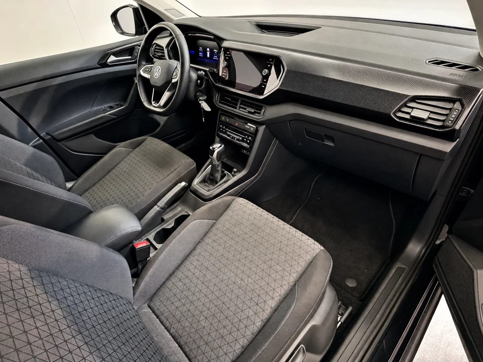 Volkswagen T-Cross - 19
