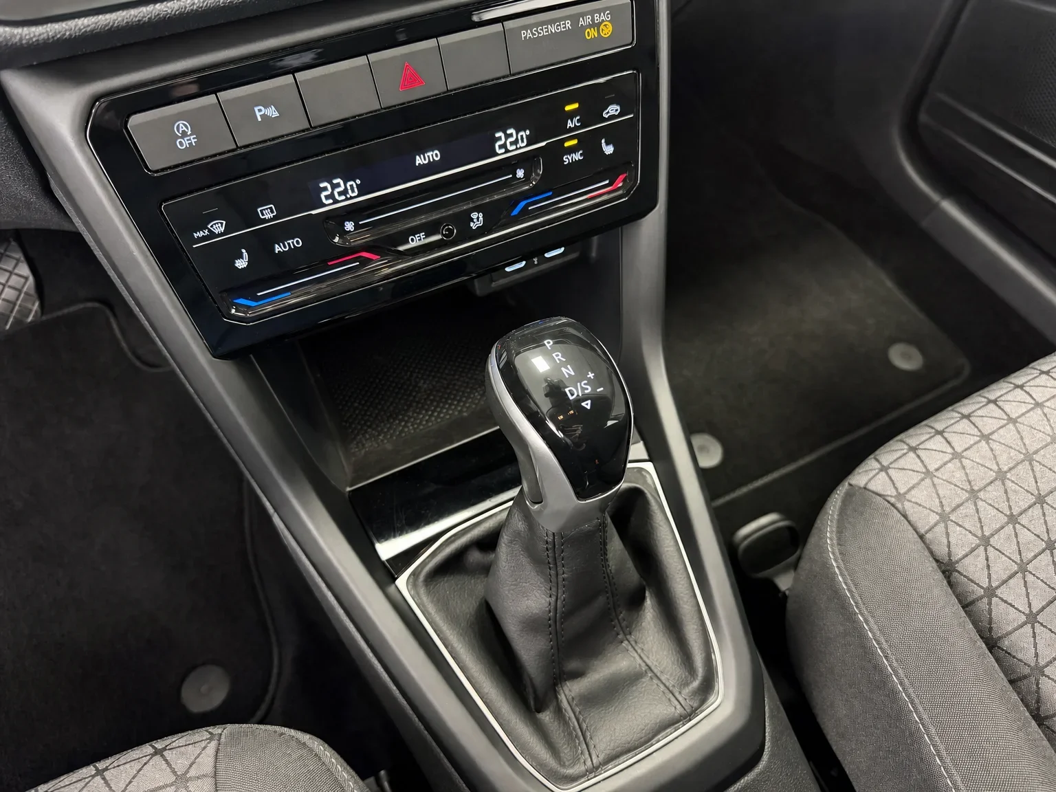 Volkswagen T-Cross - 10