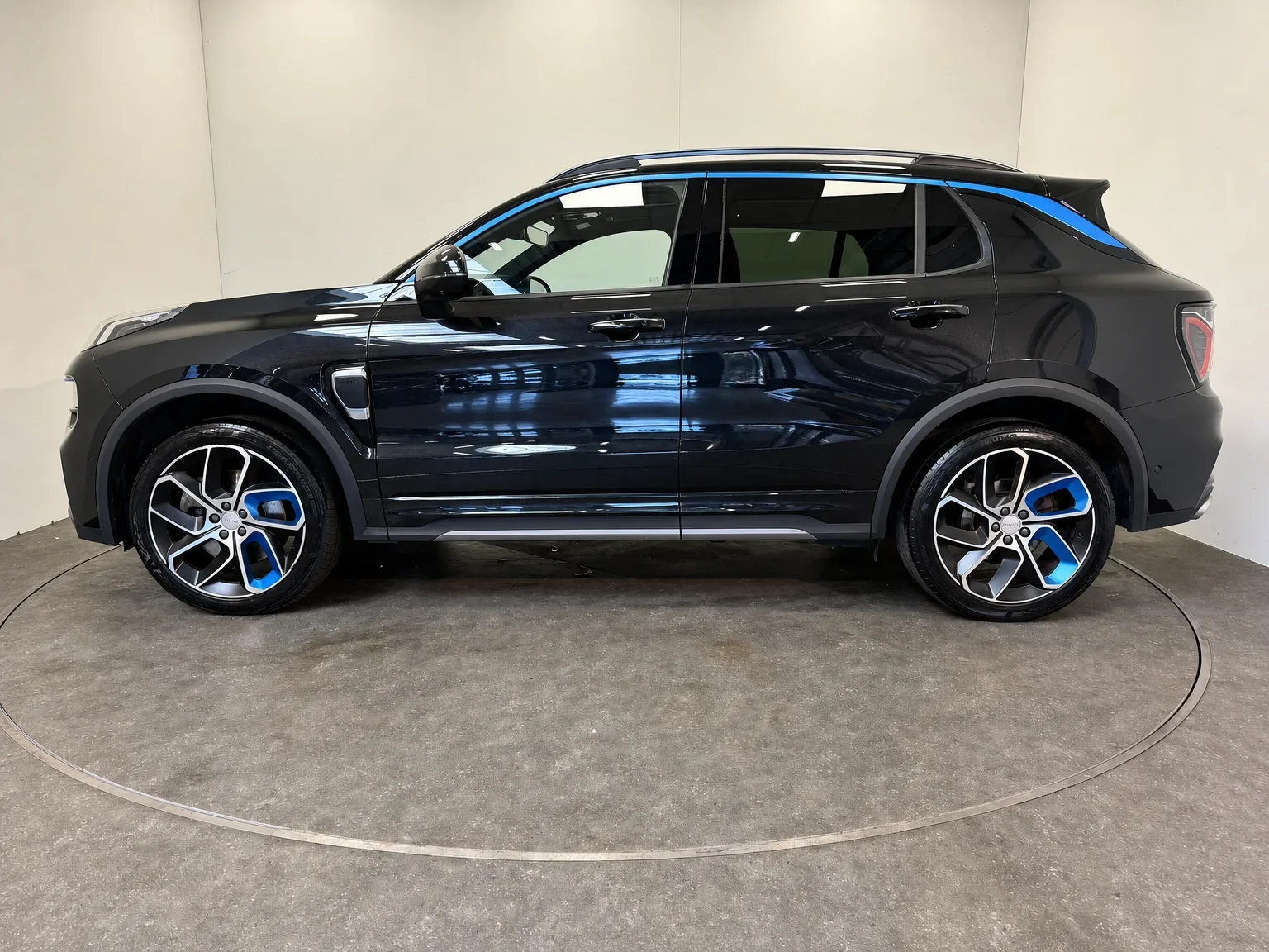Lynk & Co 01 - 2