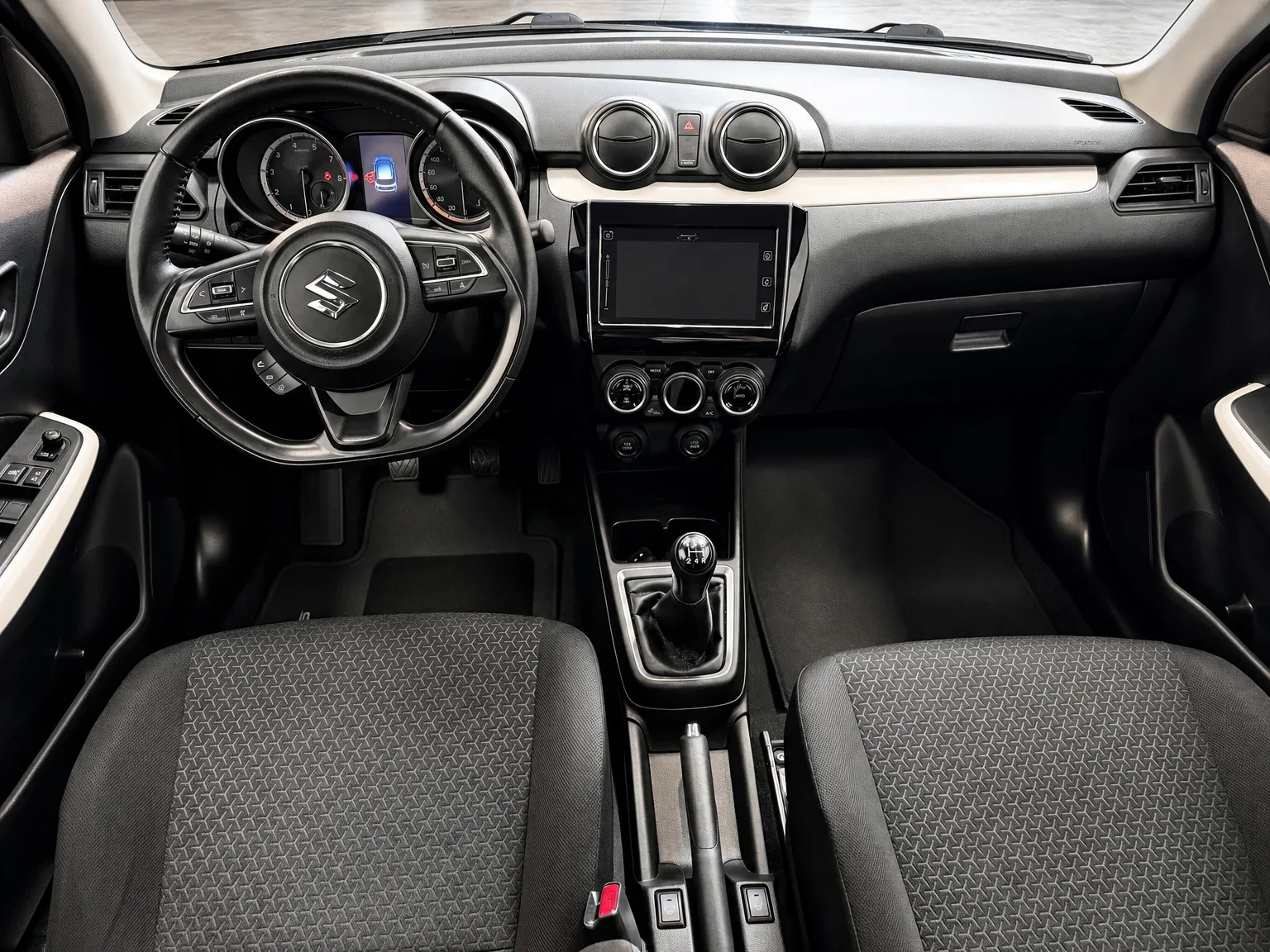 Suzuki Swift - 11