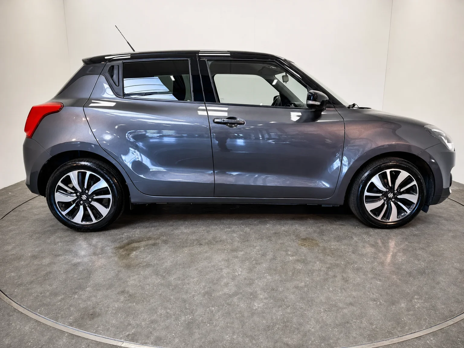 Suzuki Swift - 8