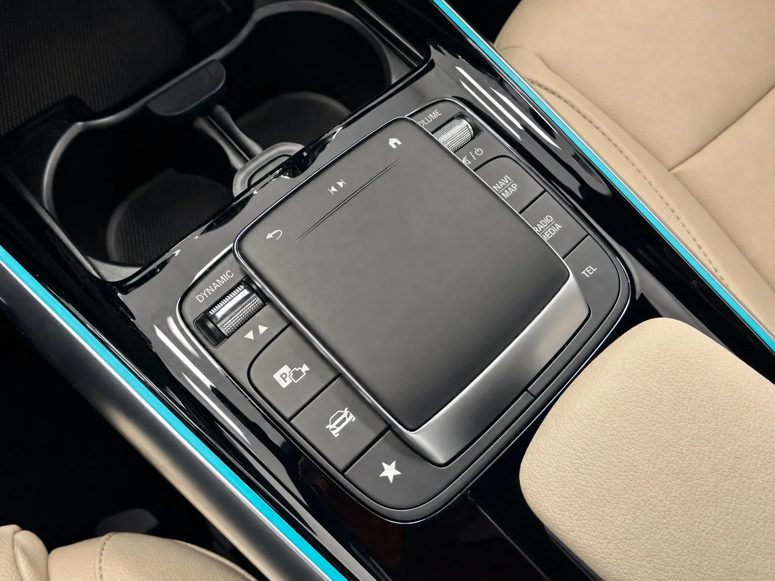 Mercedes-Benz GLA 250 - 24
