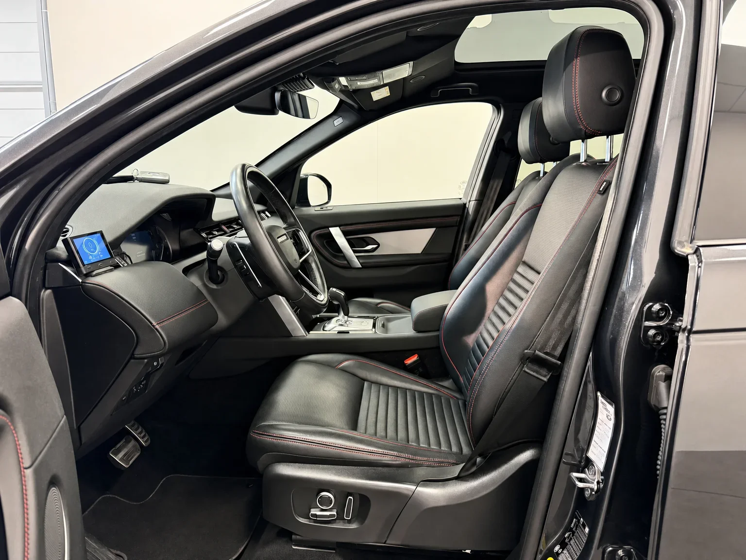 Land Rover Discovery Sport - 12