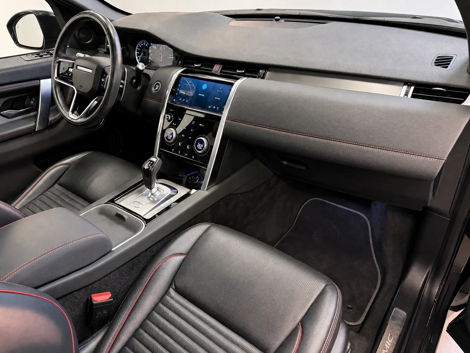 Land Rover Discovery Sport - 19