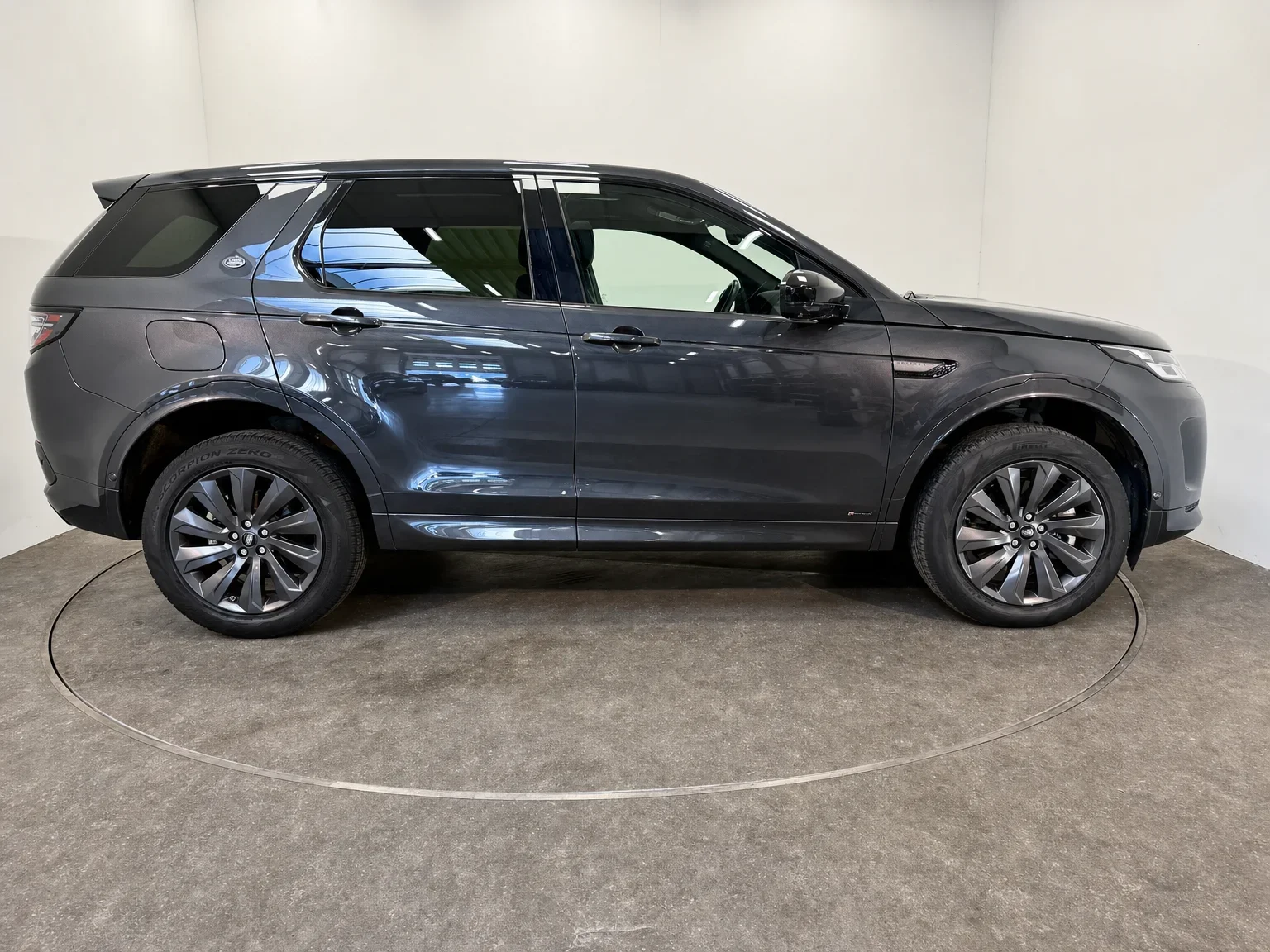 Land Rover Discovery Sport - 9