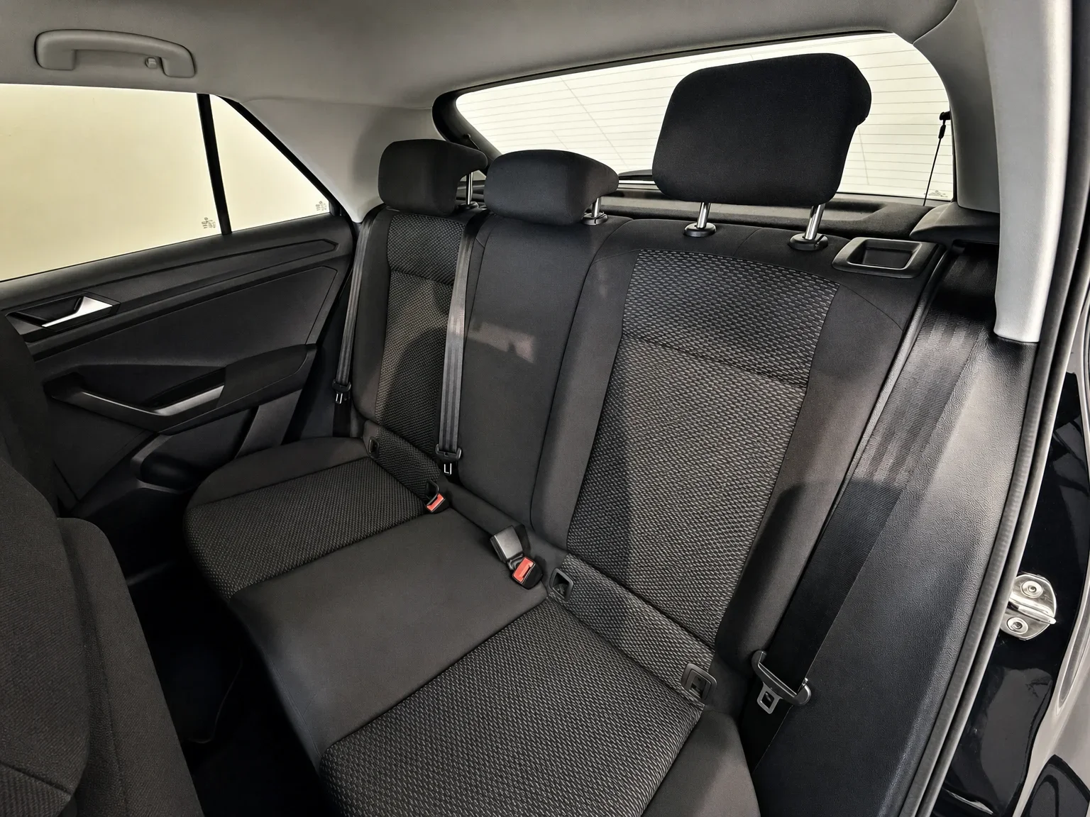 Volkswagen T-Roc - 17