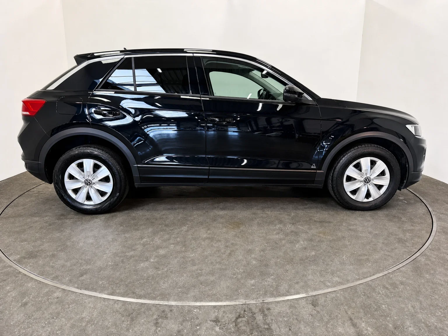 Volkswagen T-Roc - 8