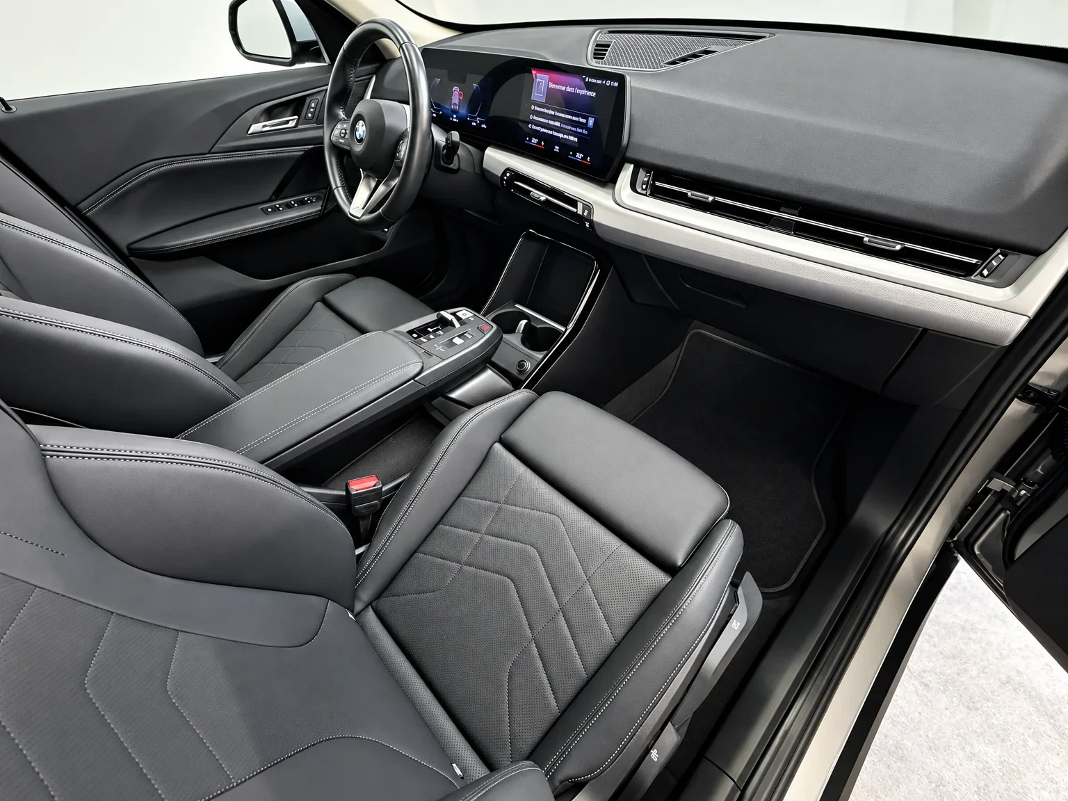 BMW iX1 - 11