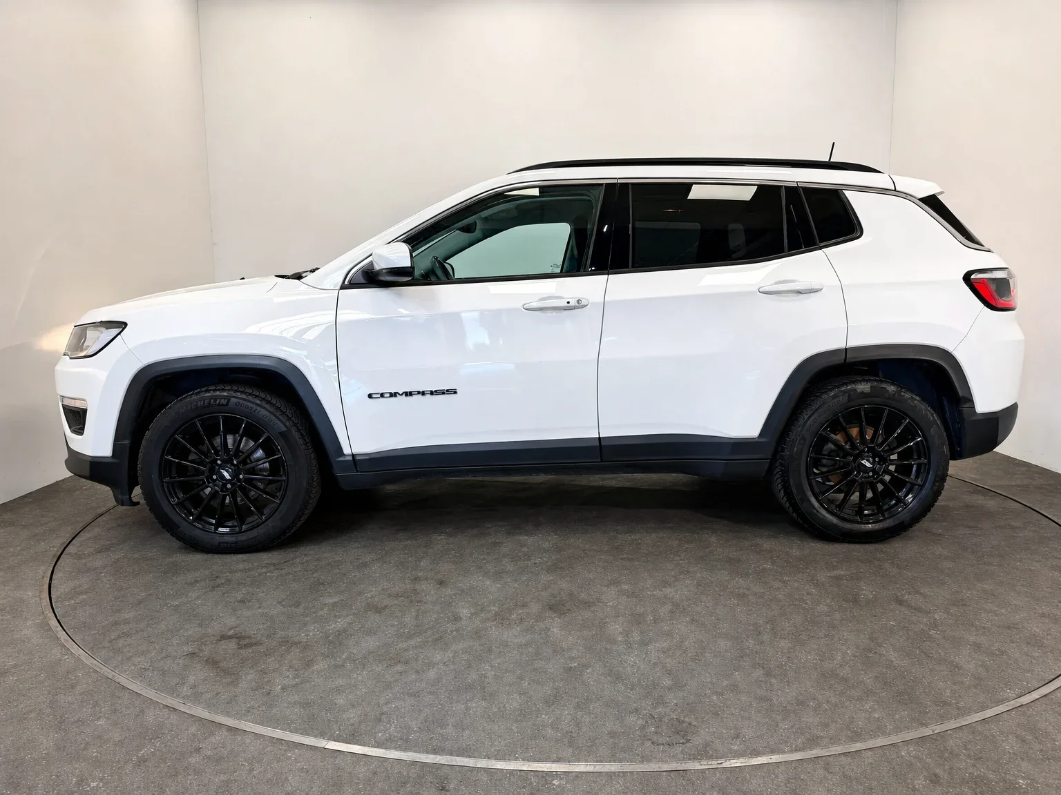 Jeep Compass - 2