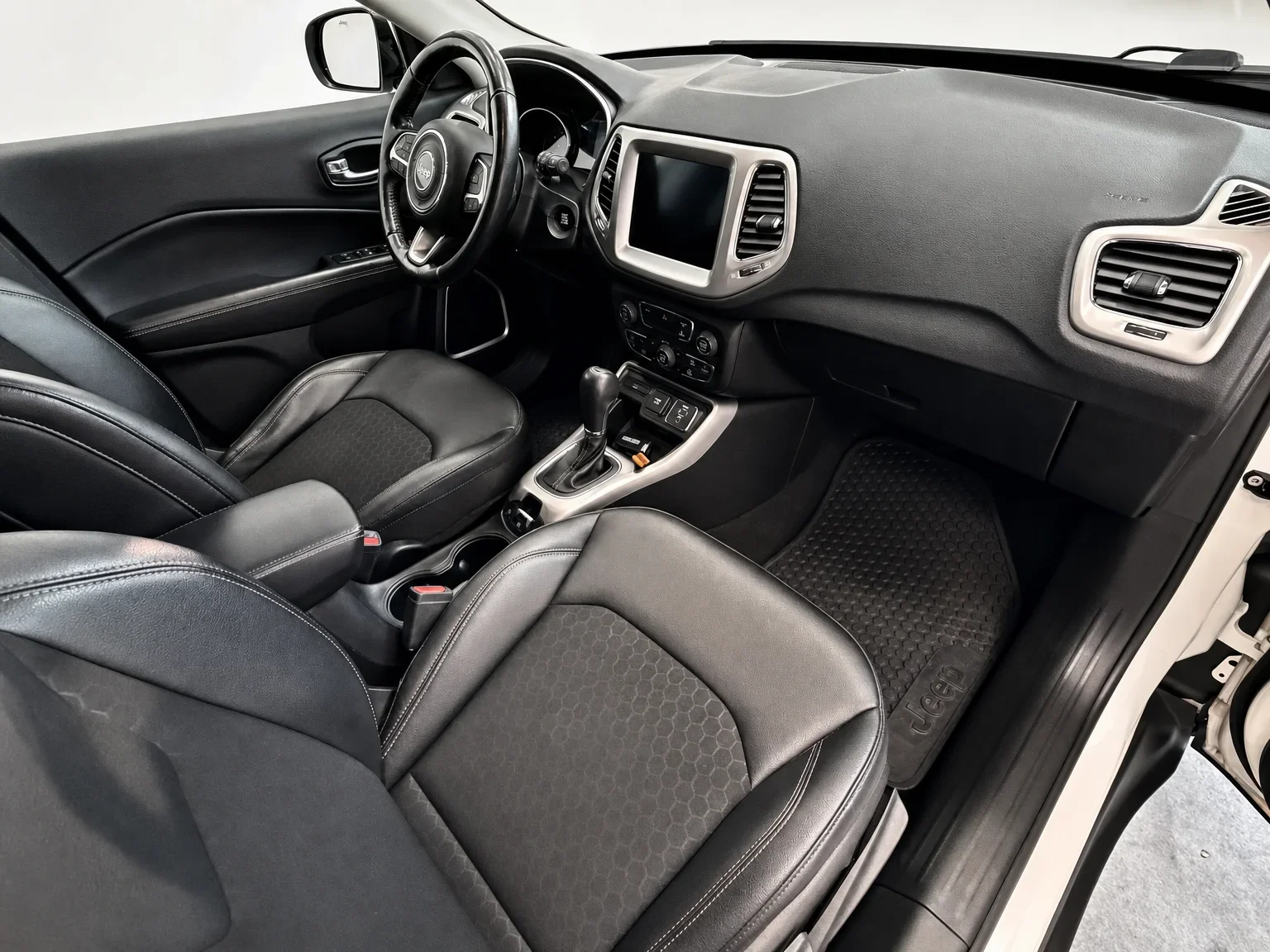 Jeep Compass - 15