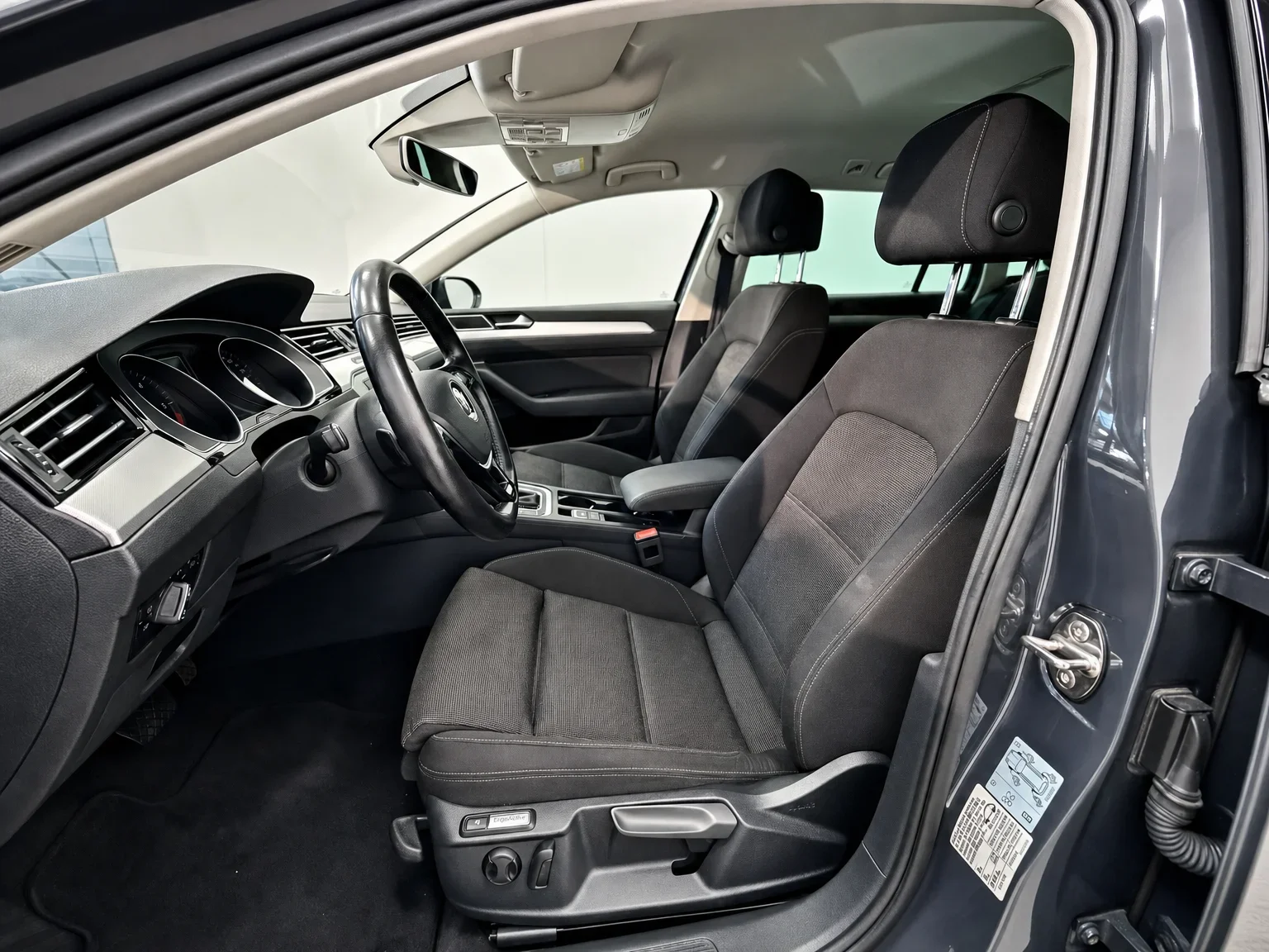 Volkswagen Passat Variant - 12