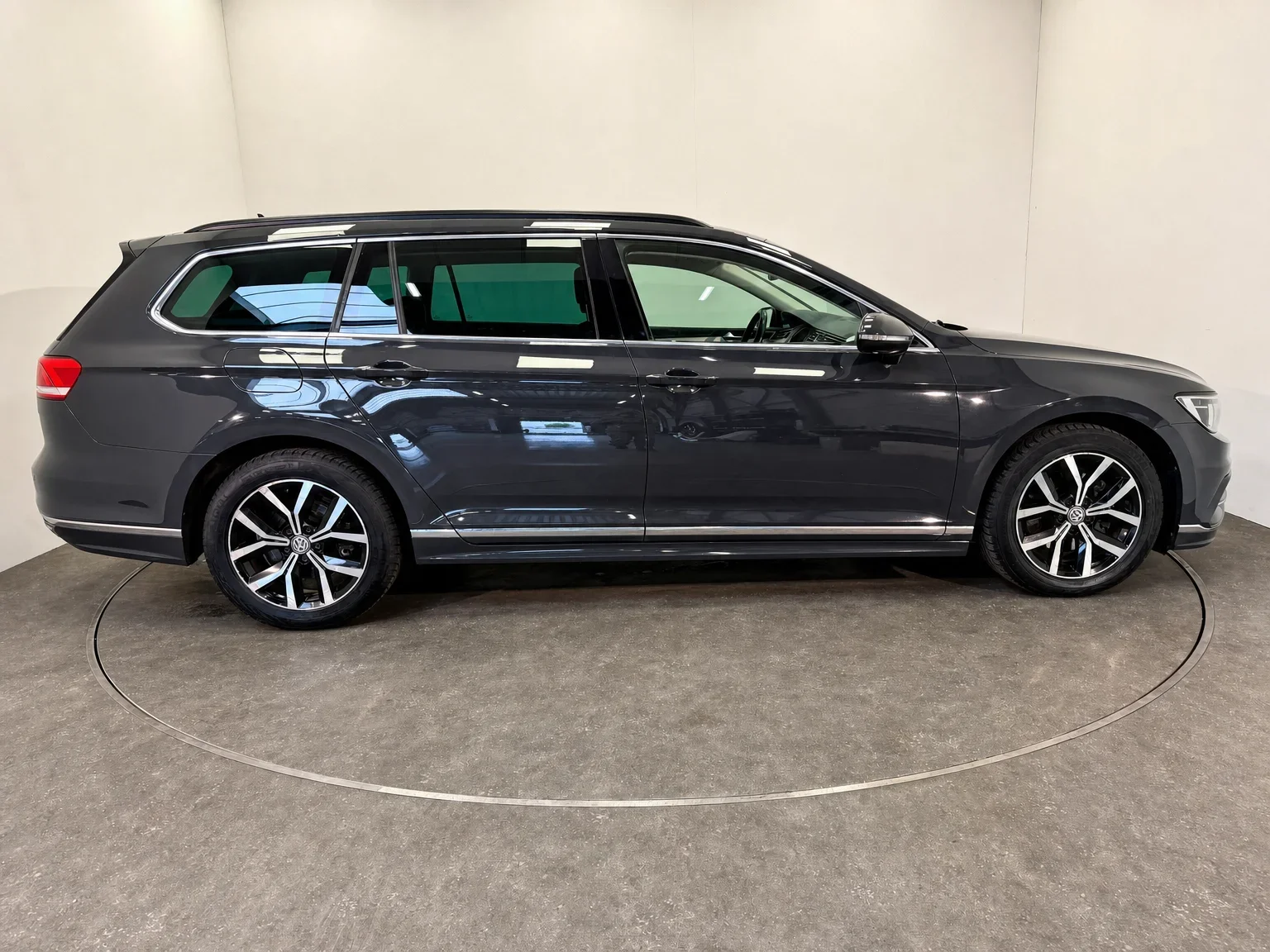 Volkswagen Passat Variant - 8